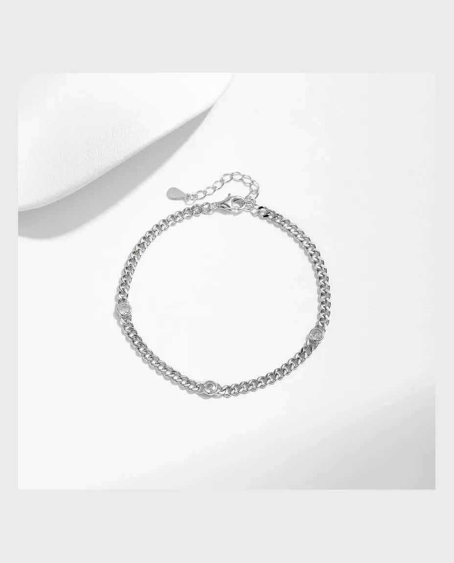 Moissanite twisted chain bracelet in white-gold-plated 925 sterling silver