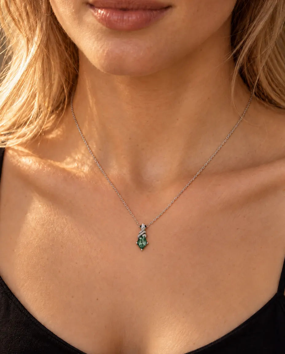 Snake Moss Agate Necklace in 925 Sterling Silver - worn on a model, close-up at the collarbone